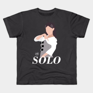 jennie solo silhouette design Kids T-Shirt